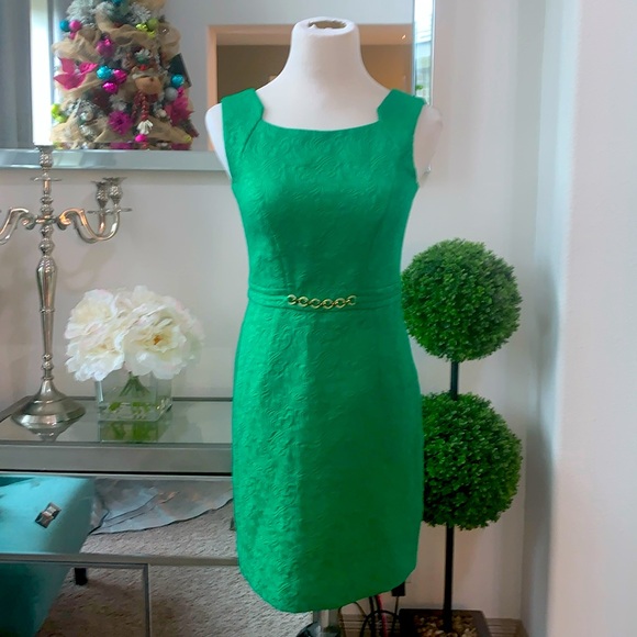 Ellen Tracy Green Sleeveless Jacquard Sheath Dress Gold Chain P-P 17”, P-H 26” - Picture 1 of 7